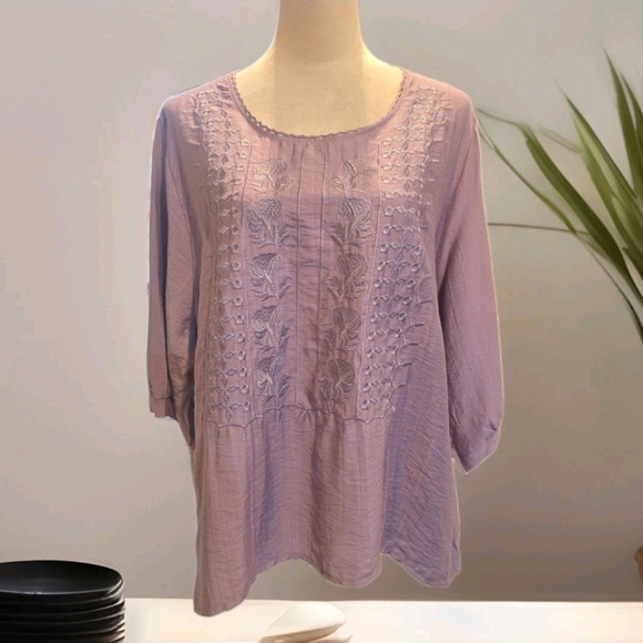 Lavender Embroidered Women's Top - Picture 1 of 4